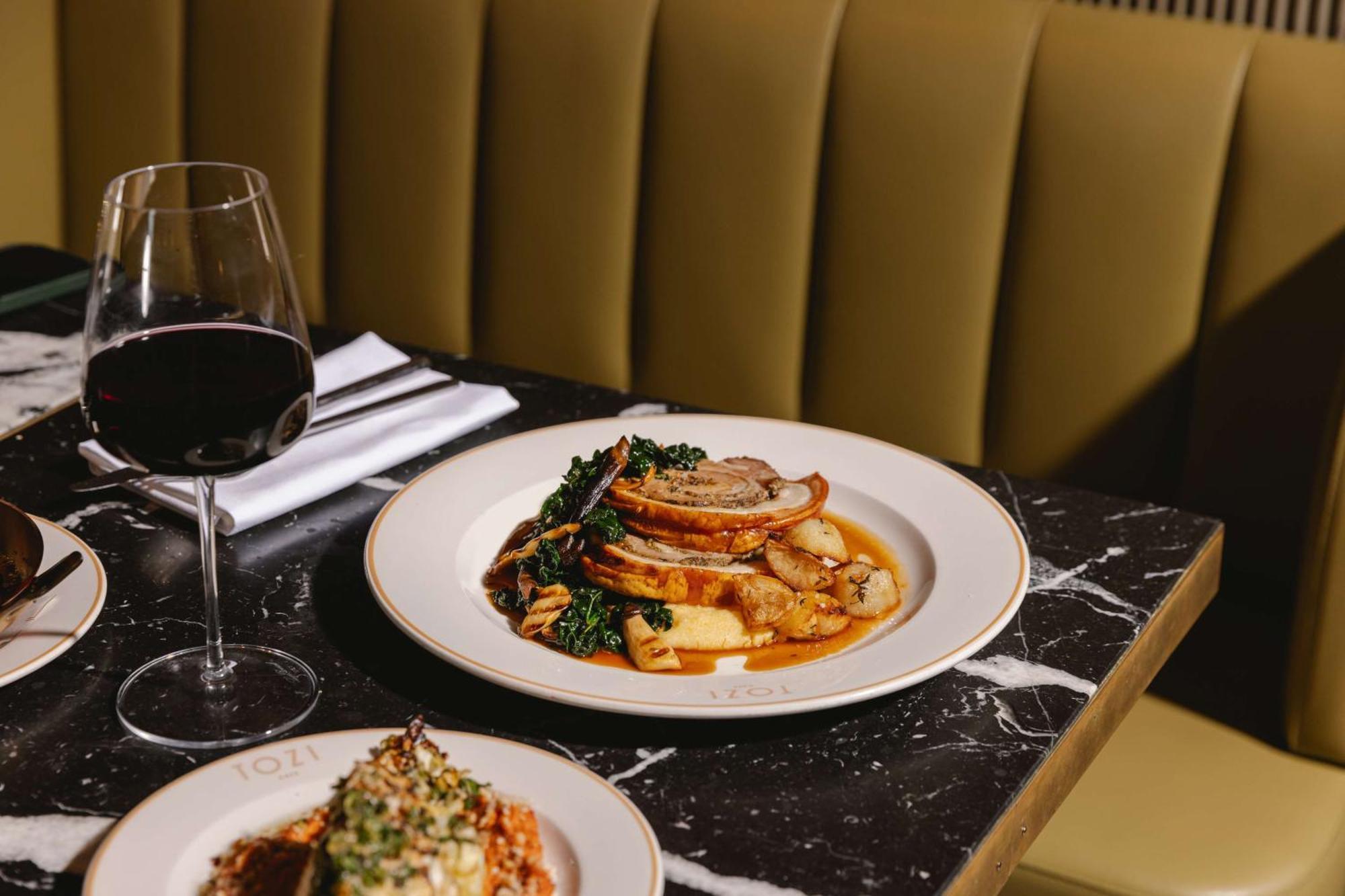 Art'Otel London Battersea Power Station, Powered By Radisson Hotels Exterior foto A meal at the restaurant